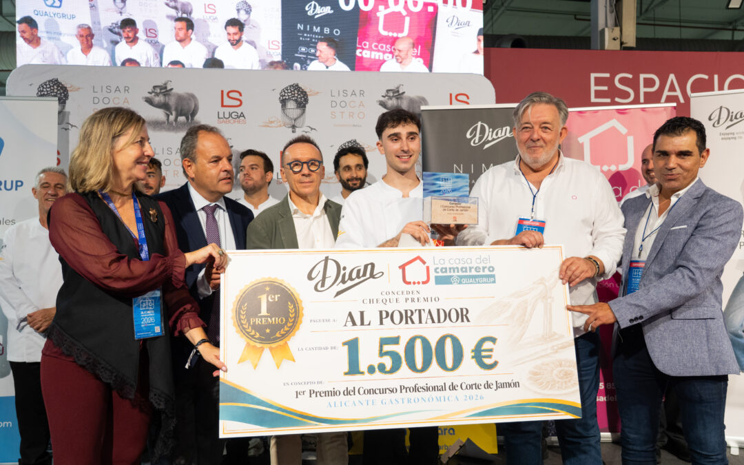 La primera edición del Concurso Profesional de Corte de Jamón de Alicante Gastronómica proclama como ganador a Fructu Pérez