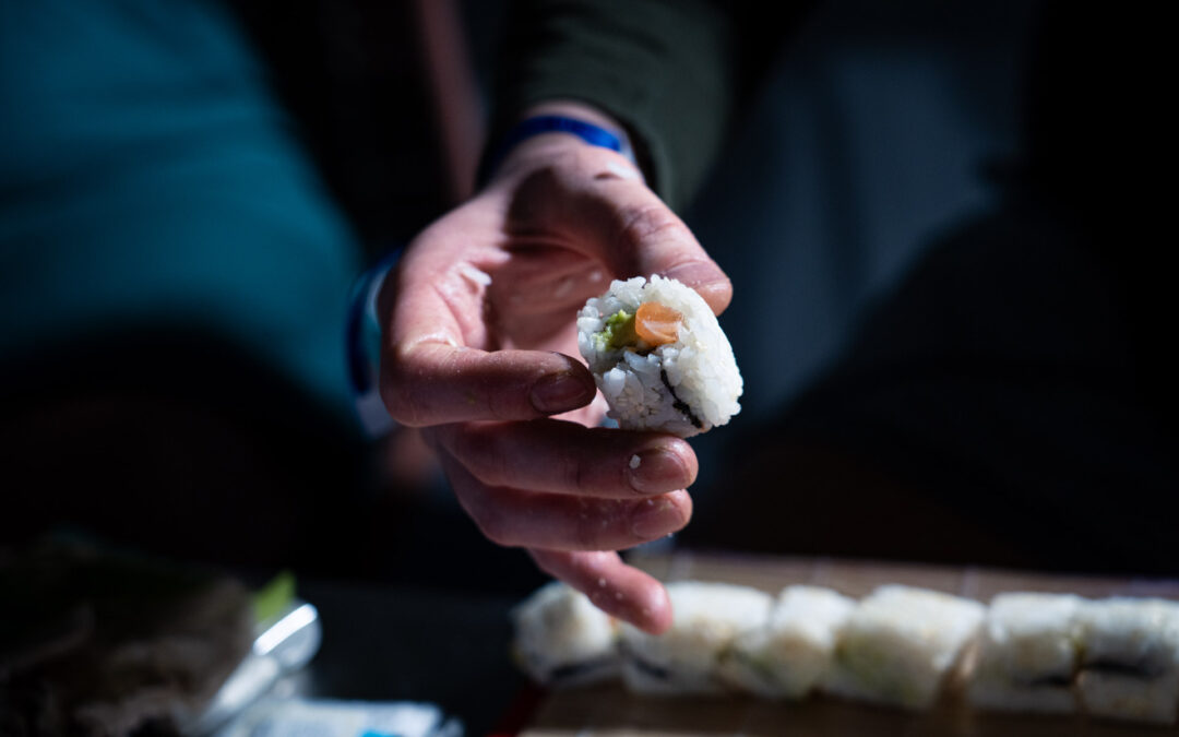El público se convierte en protagonista en el Espacio experiencial Masterclass de Alicante Gastronómica con tres talleres prácticos de pastelería, bombonería y sushi