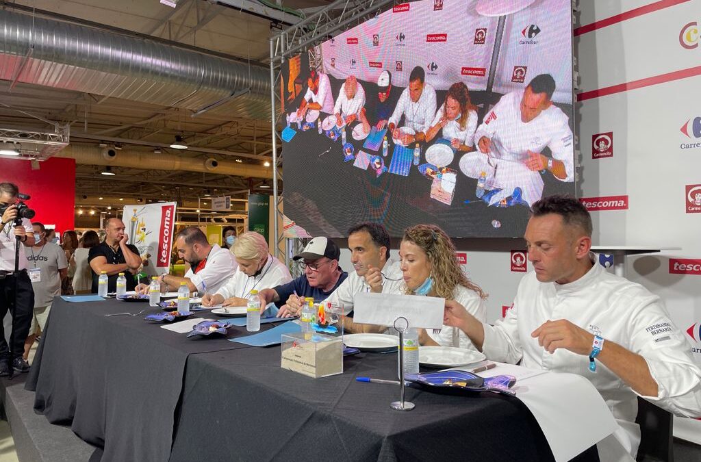 Ana Cristina Ruiz, de Arrecife, se lleva a Águilas el I Campeonato Profesional de Marineras Alicante Gastronómica