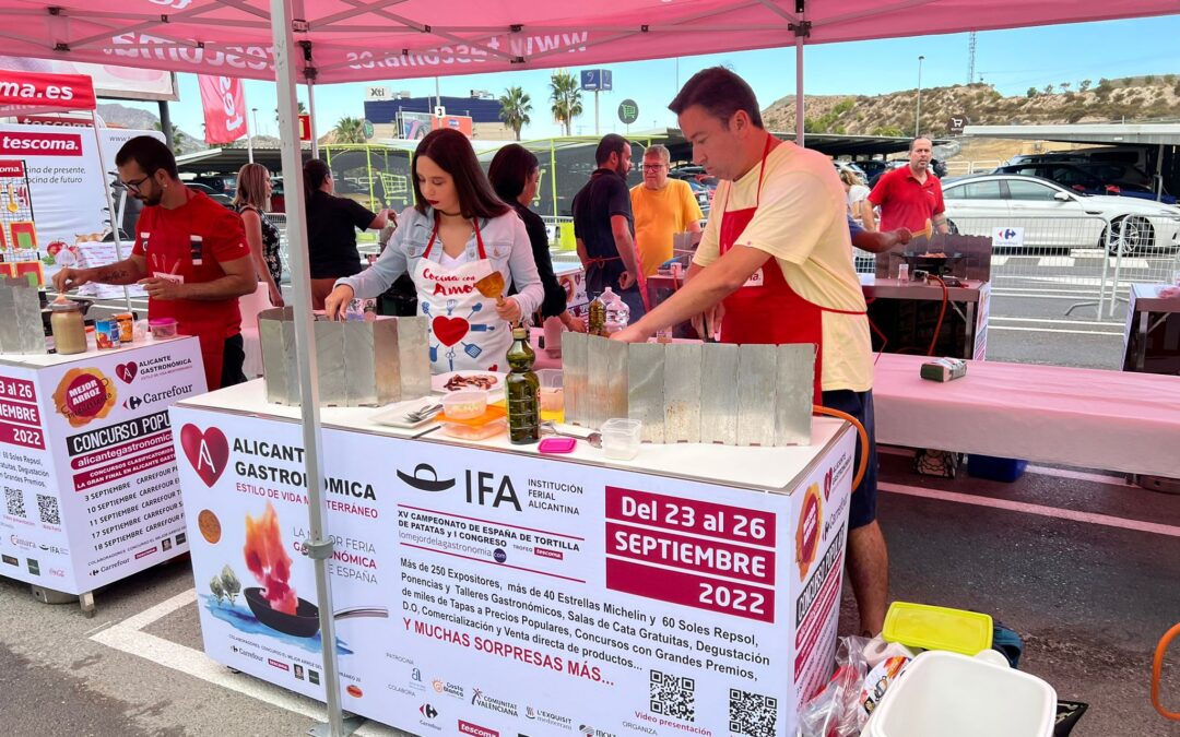 El concurso Mejor Arroz del Mediterráneo lleva aAlicante Gastronómica 2022 la tradición arrocerapopular de los hogares alicantinos
