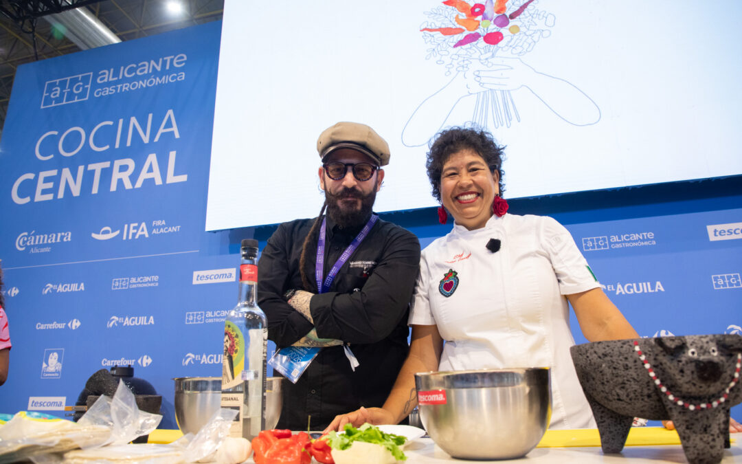 La Tarde del Picante de México expone la riqueza gastronómica que ofrecen los ajís, chiles y guindillas