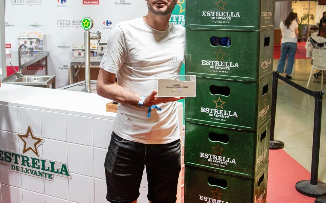 Un joven de Torrevieja se proclama vencedor del I Campeonato de España de Tiraje de Cerveza